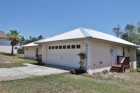 A home in LAKE WALES