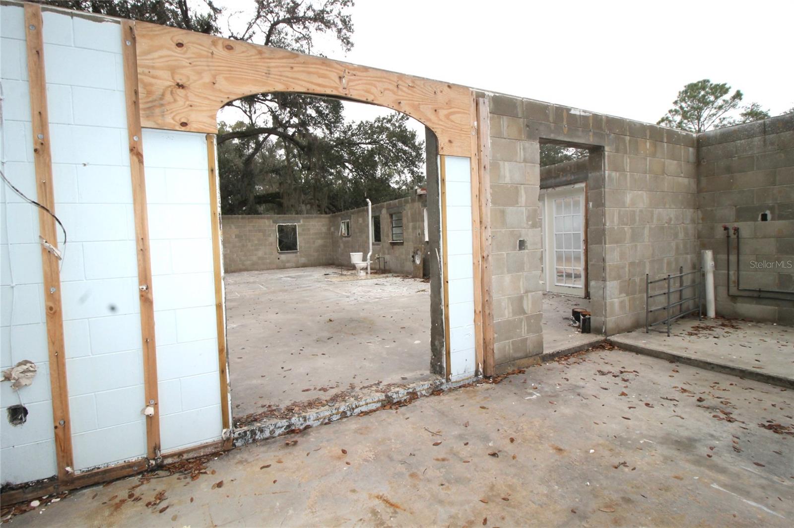 SILVER LAKE ESTATES - Residential