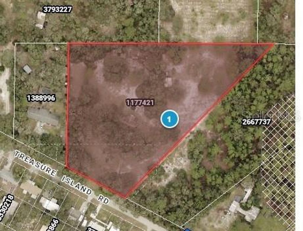 Photo of 8725 Treasure Island Road, Leesburg, FL 34788 (MLS # G5106215)