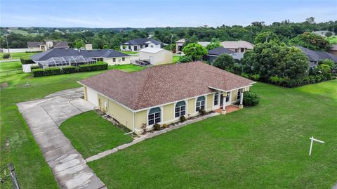 A home in LAKE WALES