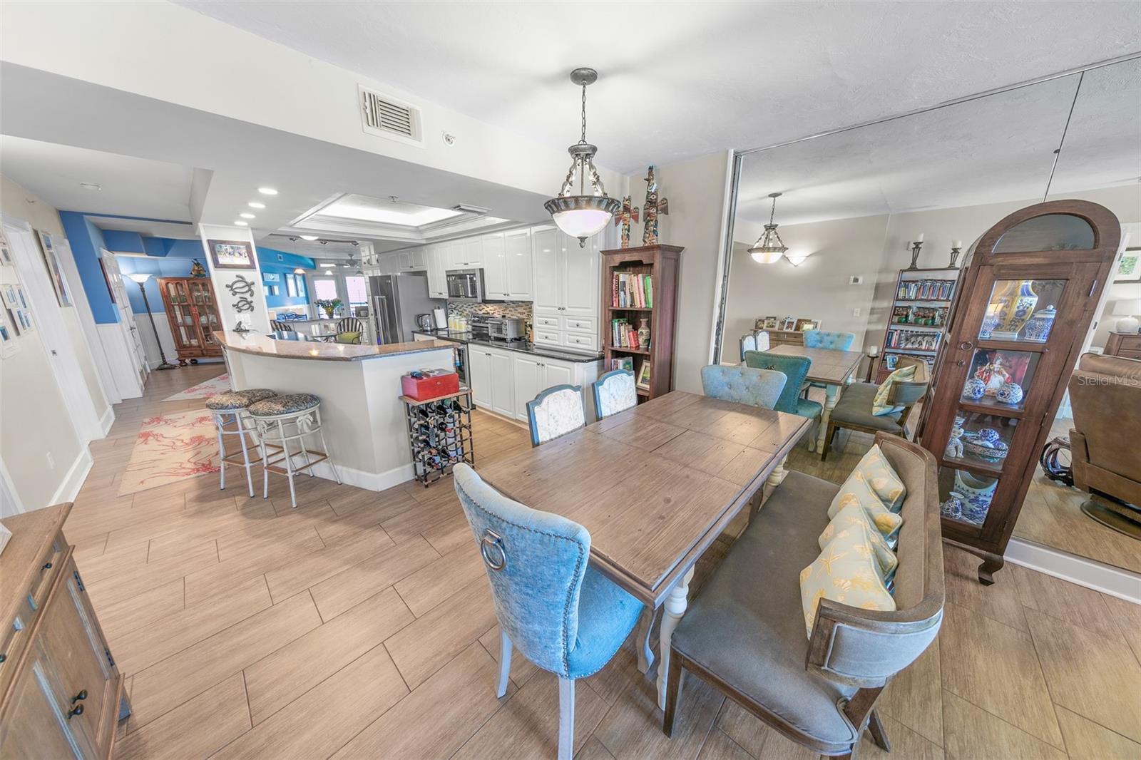 TOWERS AT PONCE INLET TOWER 07 CONDO - Residential