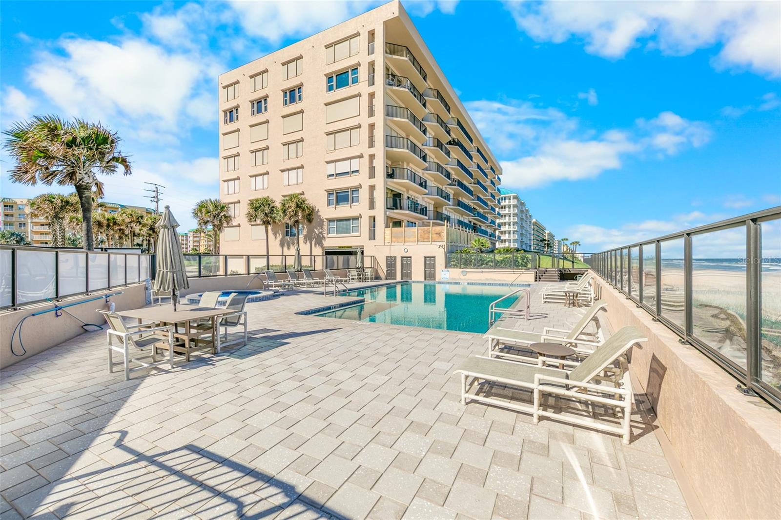 TOWERS AT PONCE INLET TOWER 07 CONDO - Residential