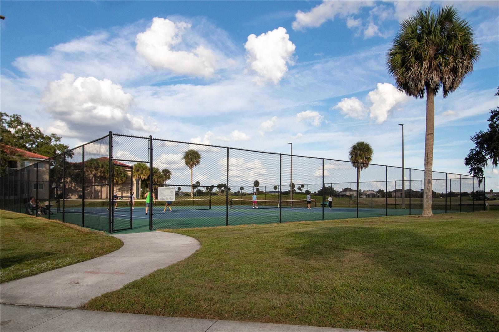 OSPREY COVE AT THE OAKS A CONDO PHASE X 1902/856 U - Residential