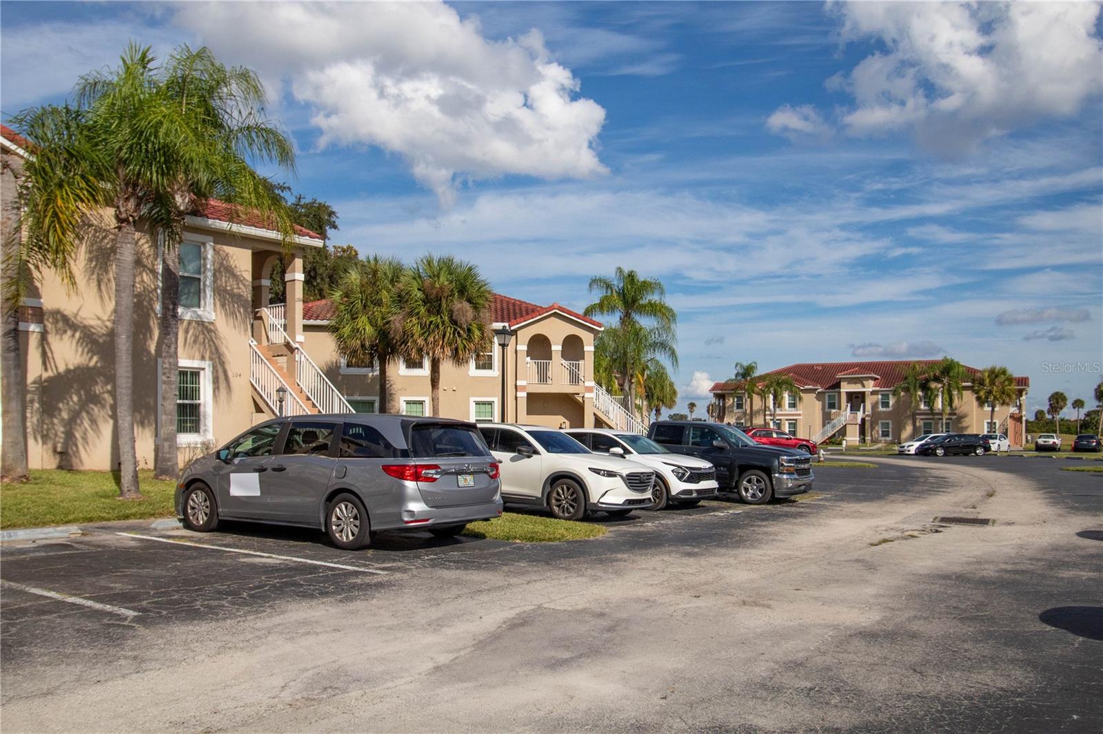 OSPREY COVE AT THE OAKS A CONDO PHASE X 1902/856 U - Residential