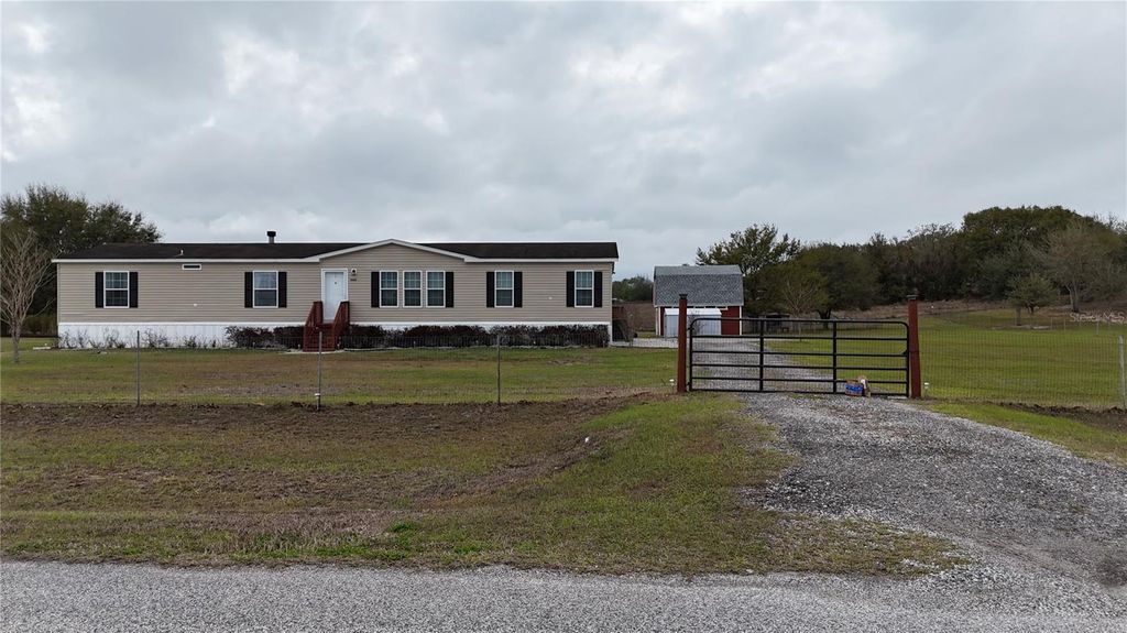 Photo of 8009 Sergeant Pepper Dr, Howey In The Hills, FL 34737 (MLS # G5108930)