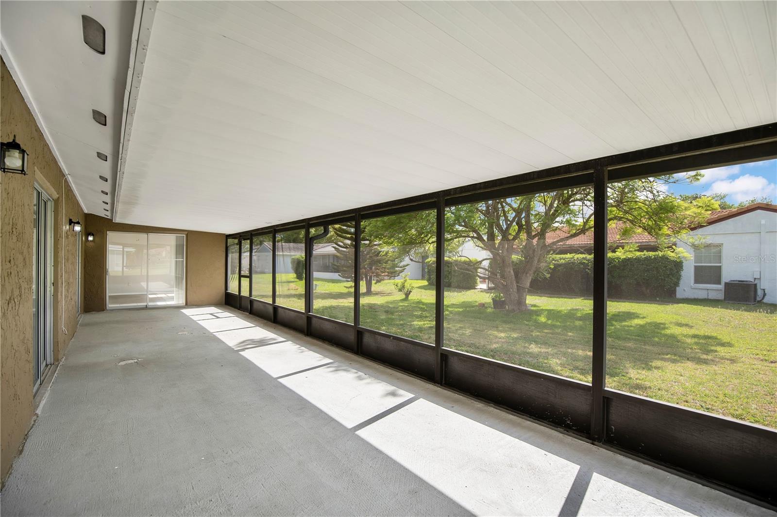 WINDMILL POINTE - Residential