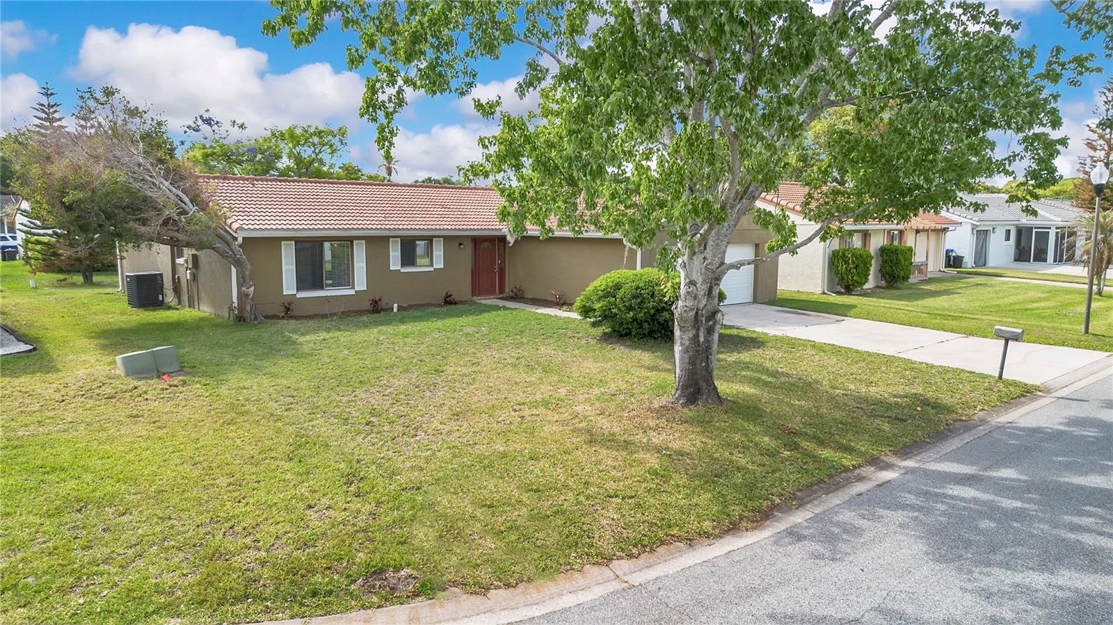 WINDMILL POINTE - Residential