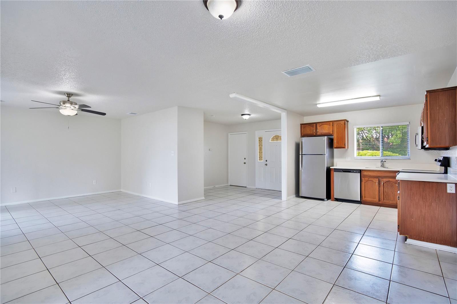 WINDMILL POINTE - Residential