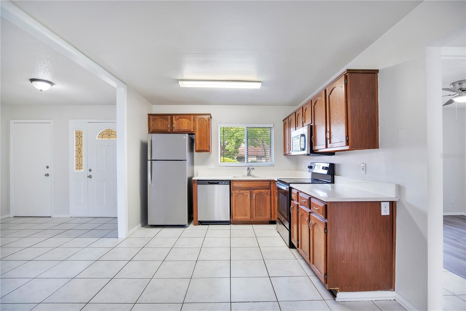 WINDMILL POINTE - Residential