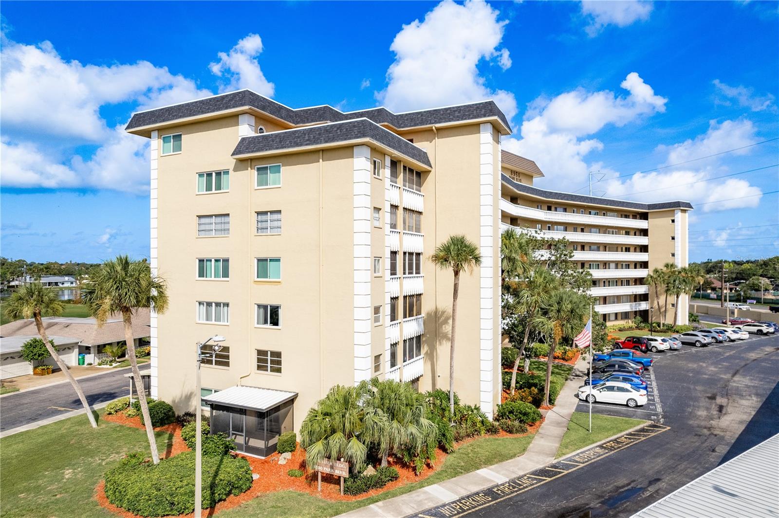 SEMINOLE-ON-THE-GREEN CAVALIER BLDG - Residential