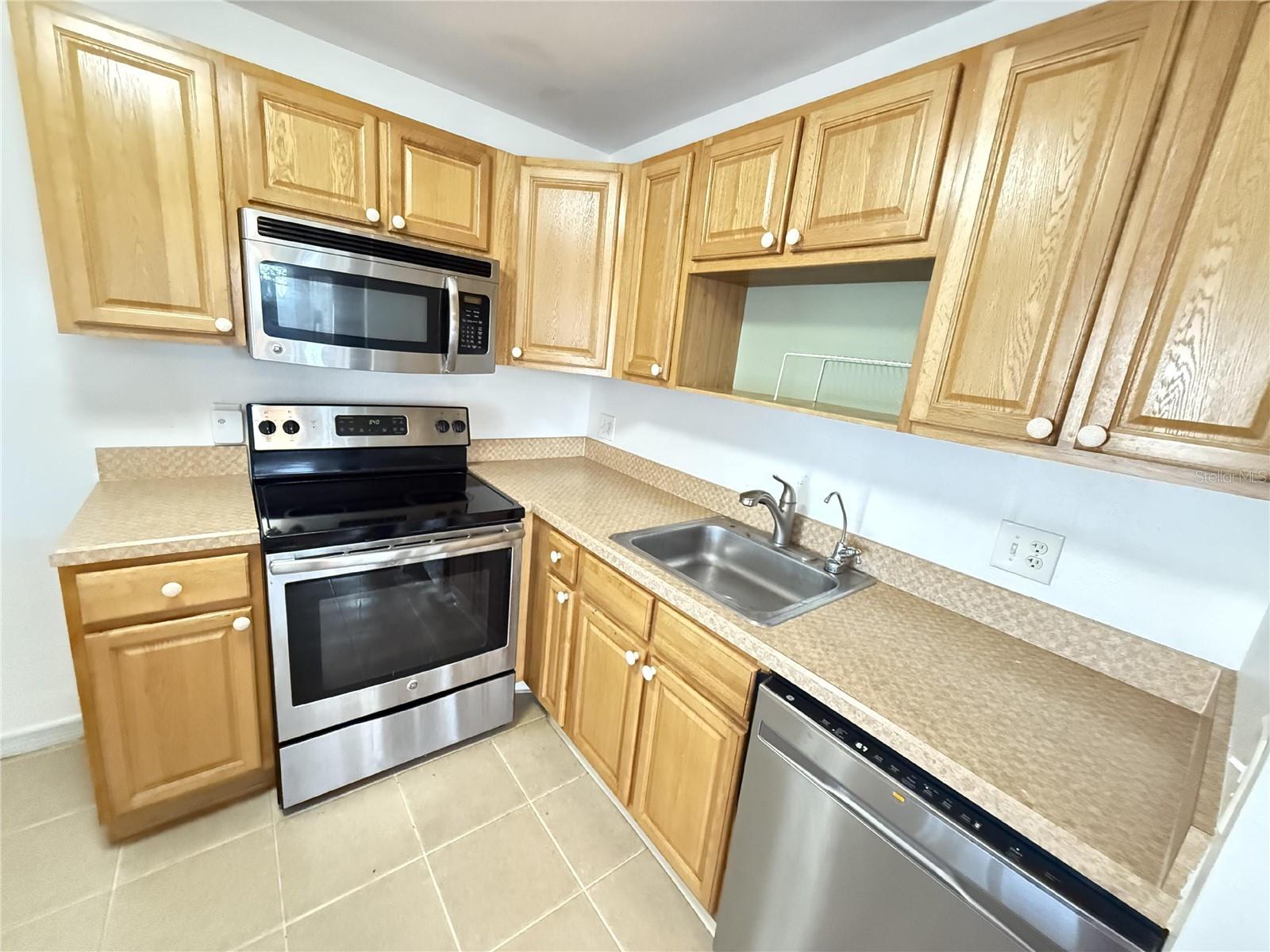 CAMBRIDGE H CONDO - Residential Lease