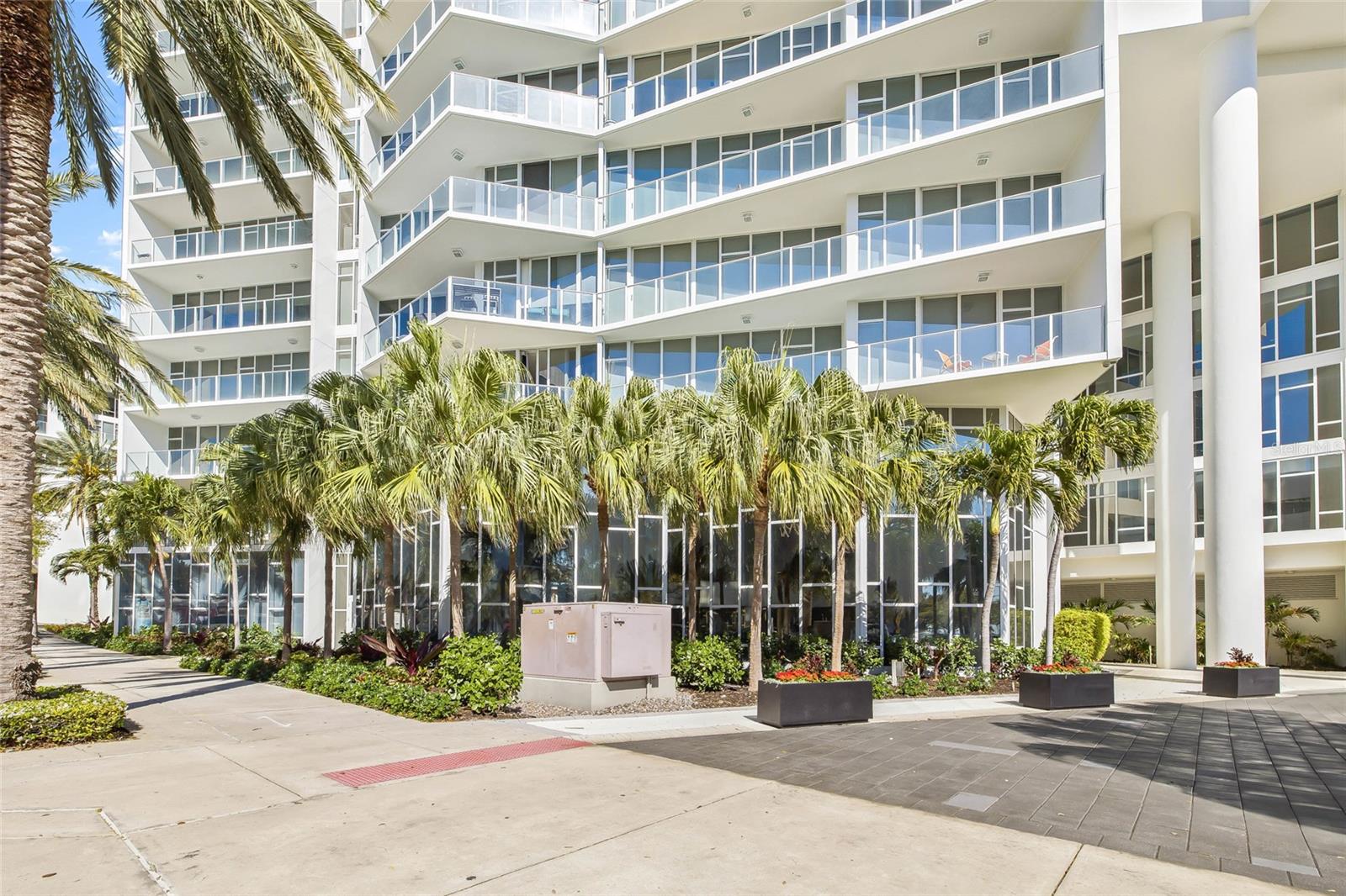SIGNATURE PLACE CONDO - Residential