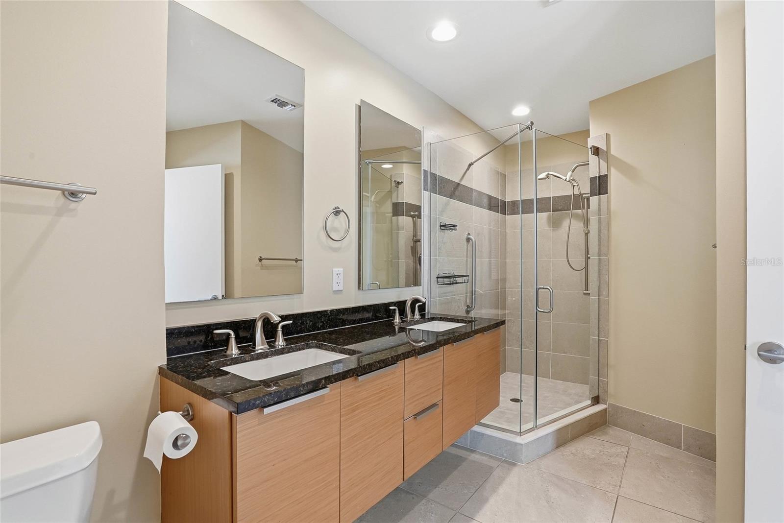 SIGNATURE PLACE CONDO - Residential