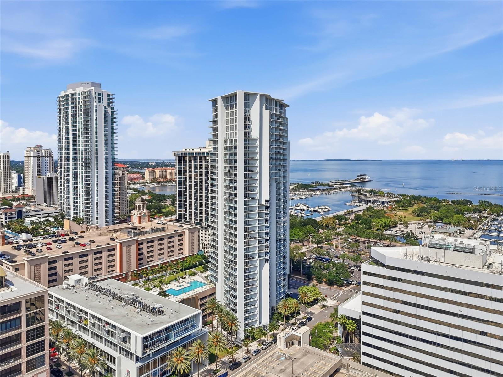 SIGNATURE PLACE CONDO - Residential