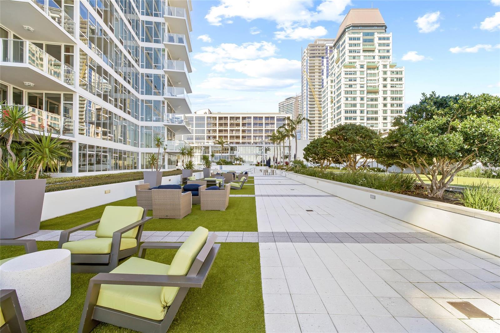SIGNATURE PLACE CONDO - Residential
