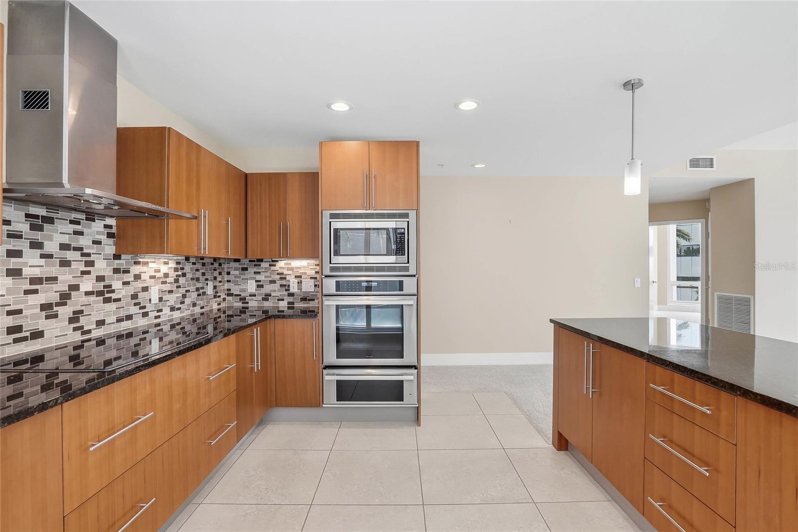 SIGNATURE PLACE CONDO - Residential
