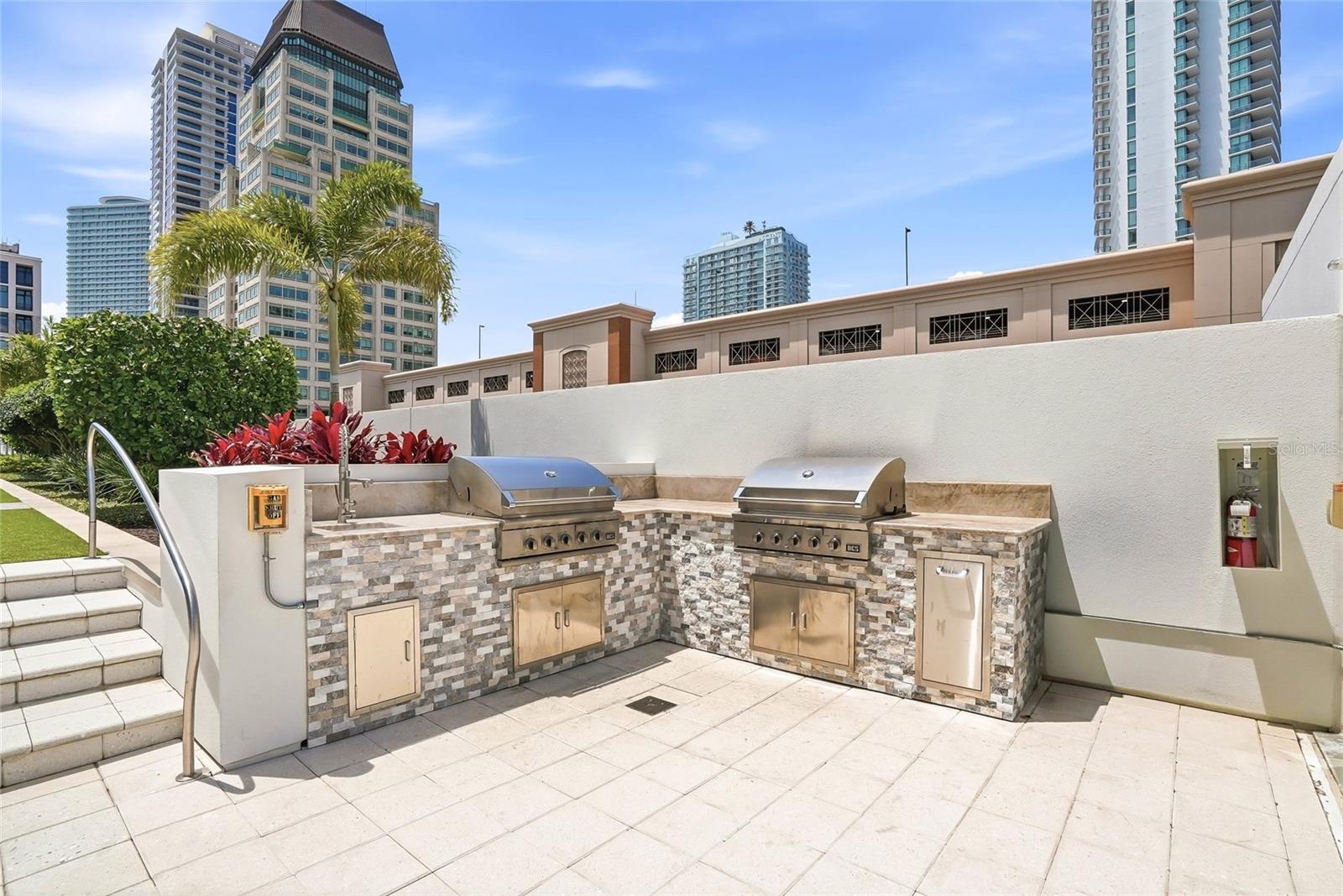SIGNATURE PLACE CONDO - Residential