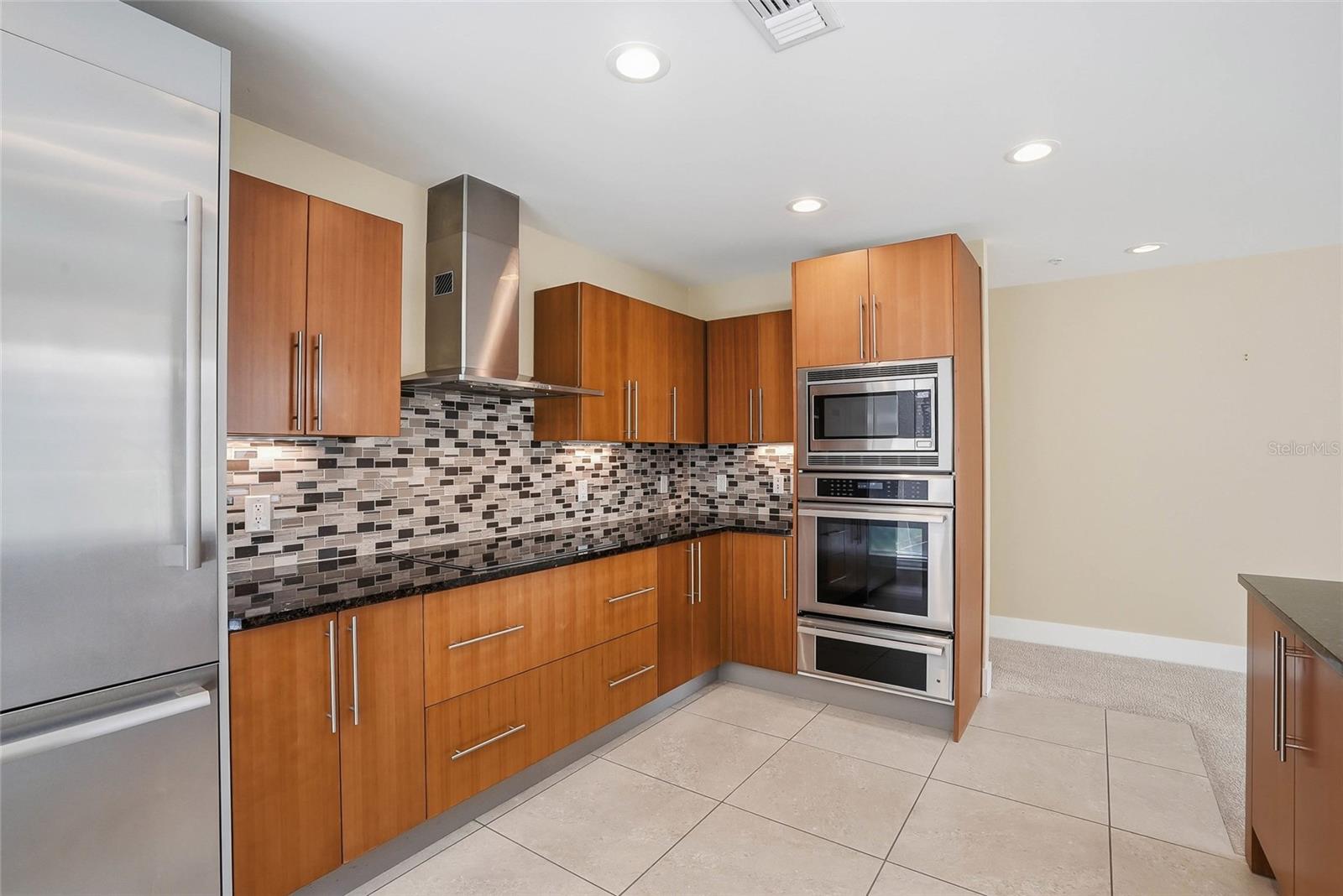 SIGNATURE PLACE CONDO - Residential