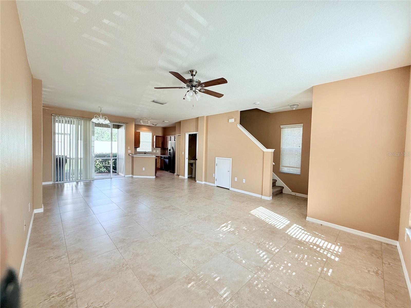 COUNTRY CHASE - Residential Lease