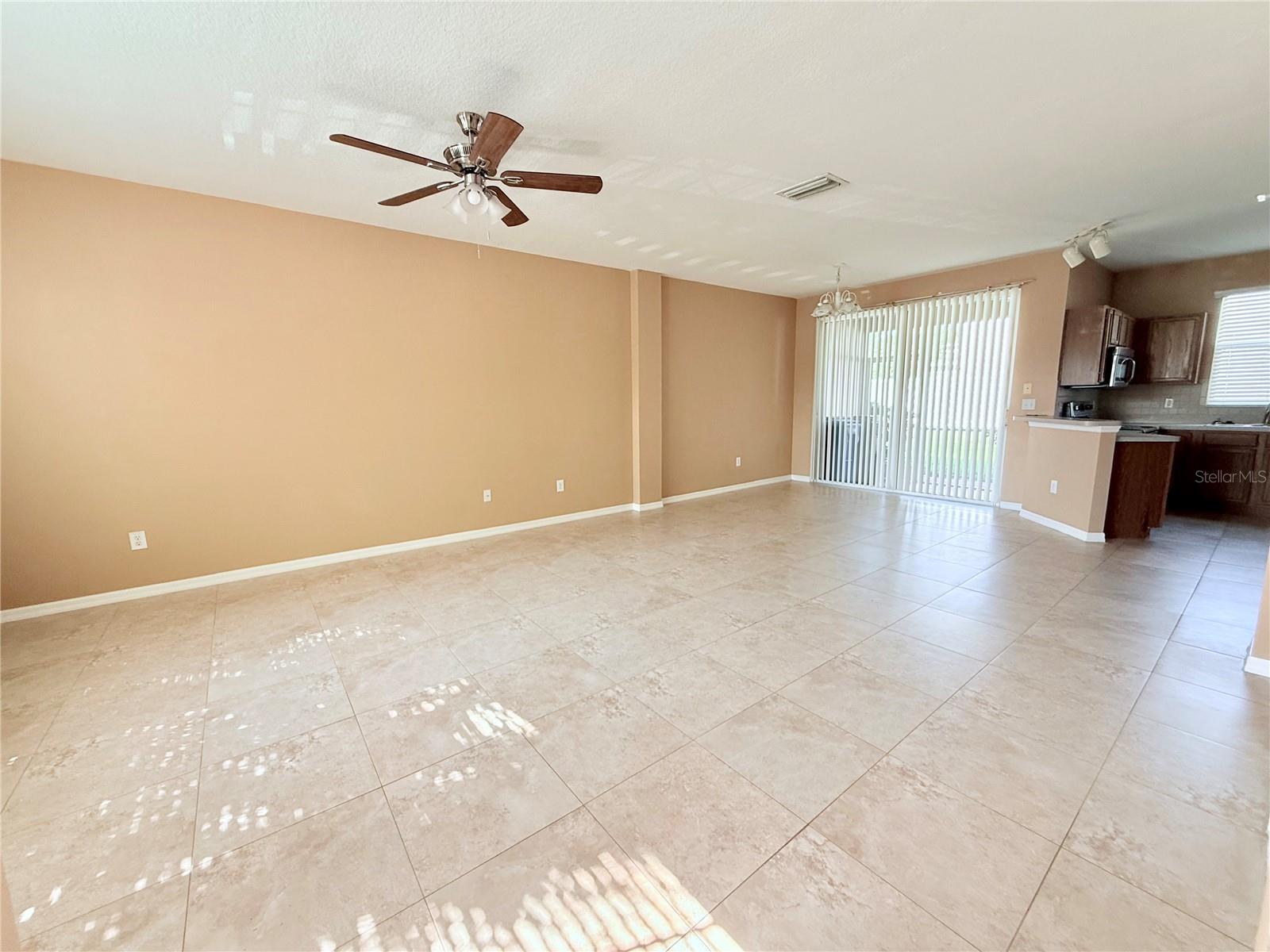 COUNTRY CHASE - Residential Lease