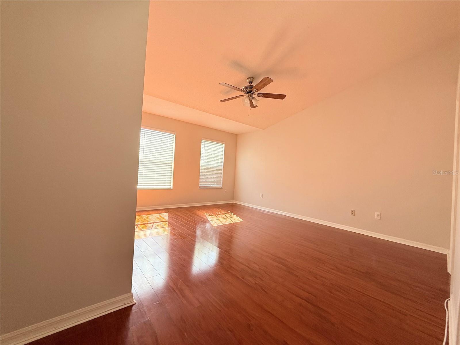 COUNTRY CHASE - Residential Lease