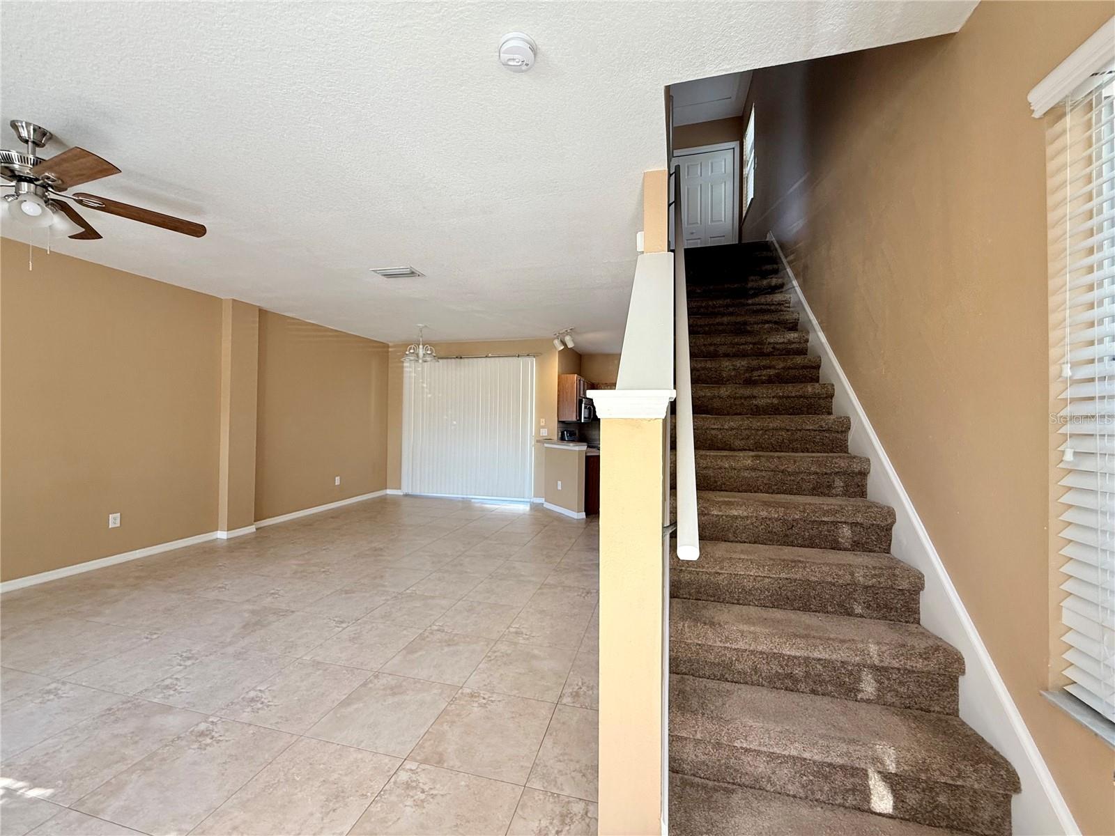 COUNTRY CHASE - Residential Lease