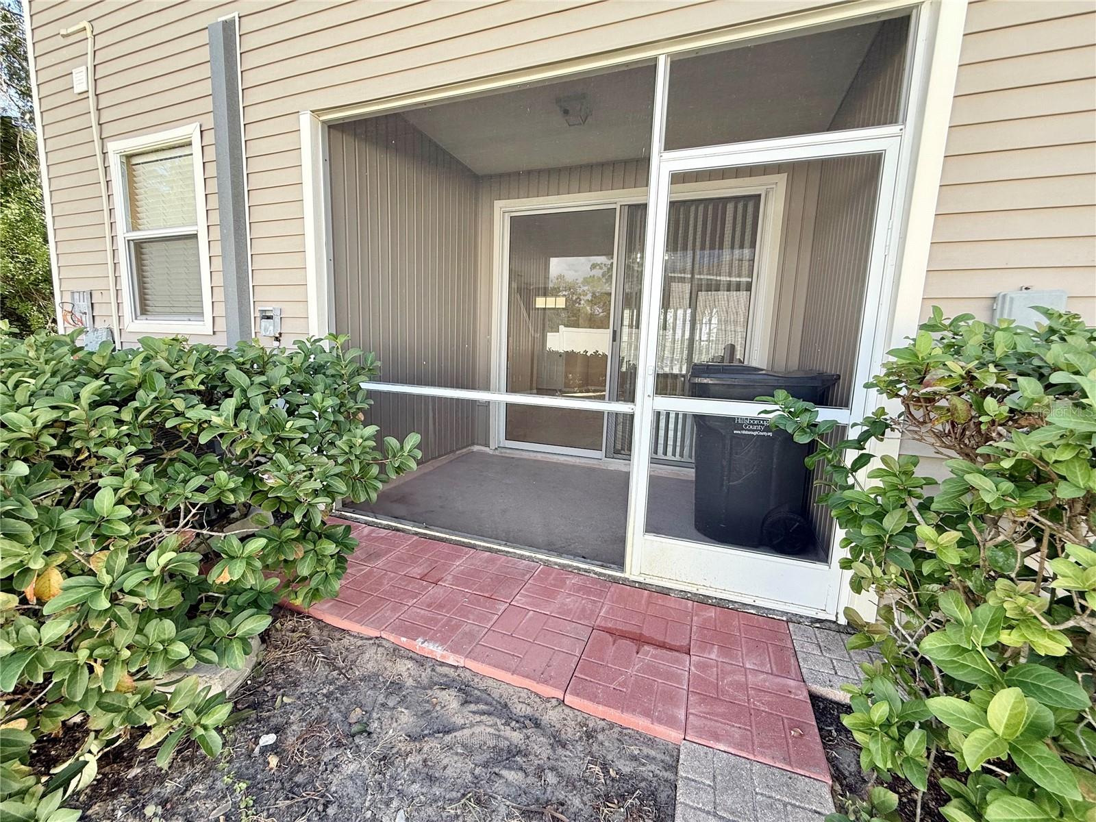 COUNTRY CHASE - Residential Lease