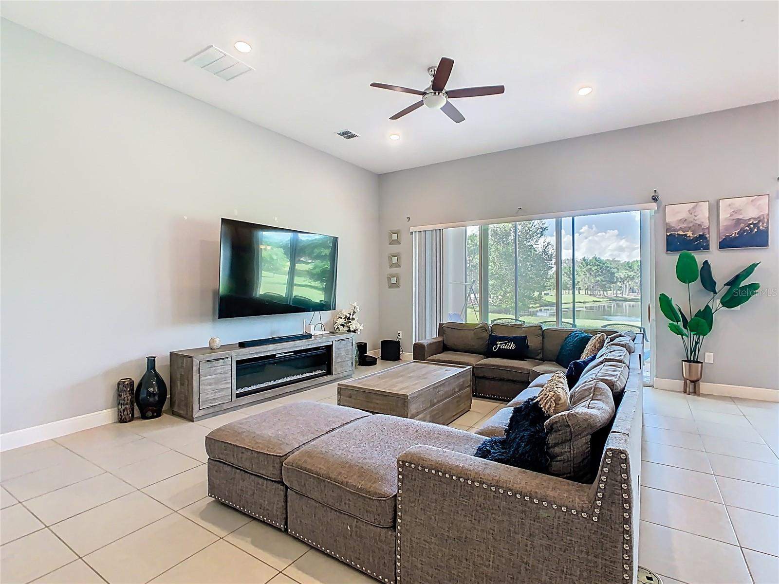 BELLALAGO PH B-2 - Residential