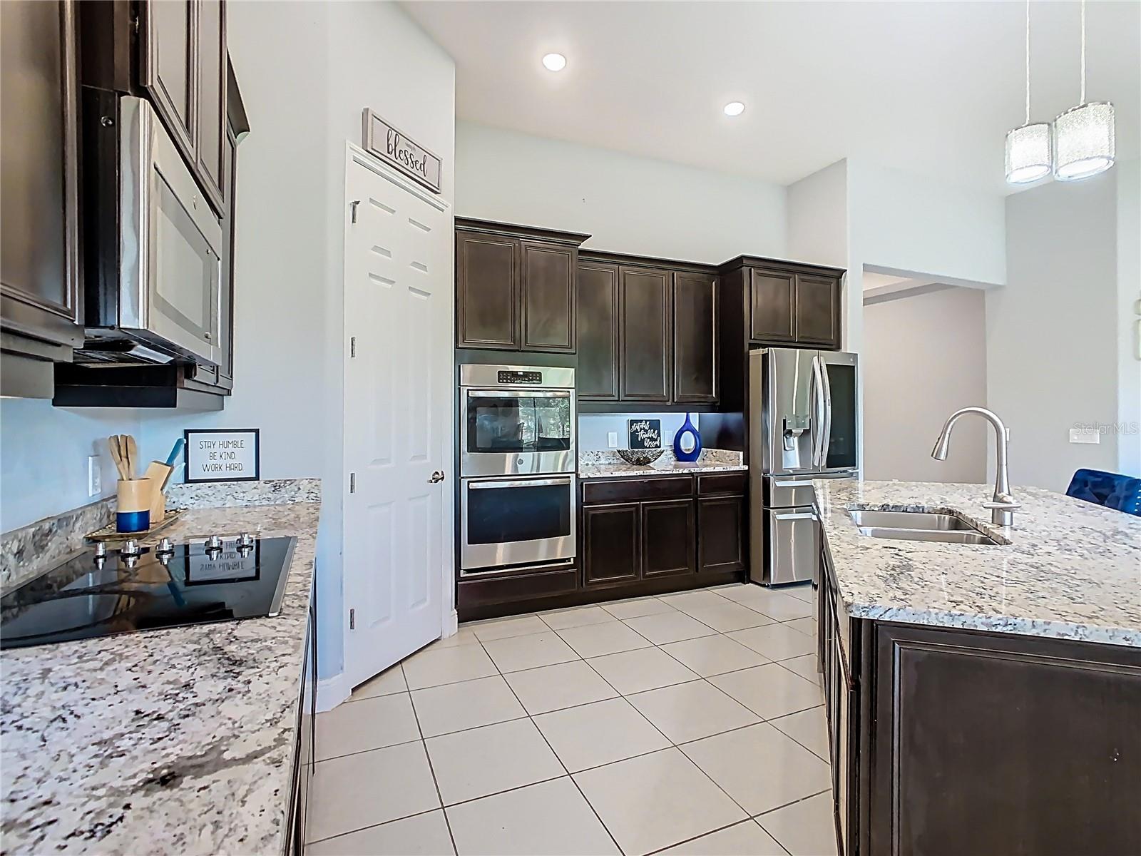 BELLALAGO PH B-2 - Residential