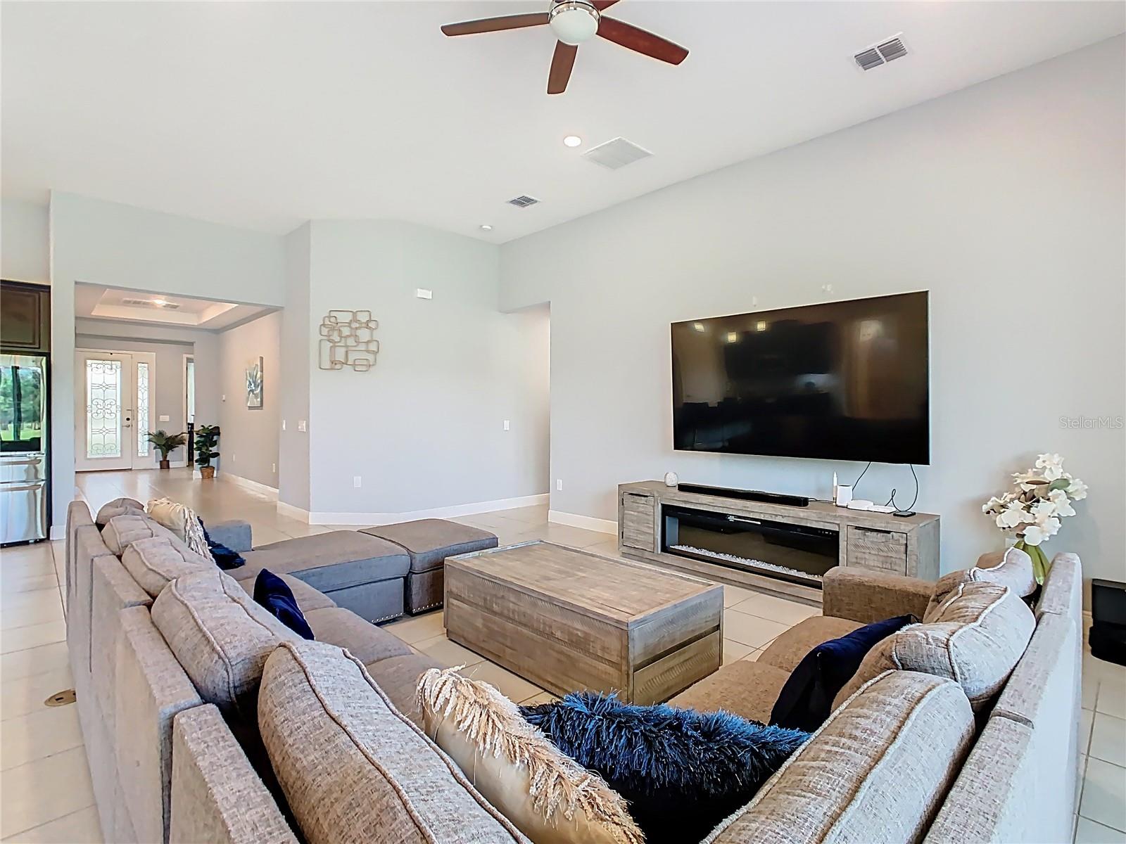 BELLALAGO PH B-2 - Residential