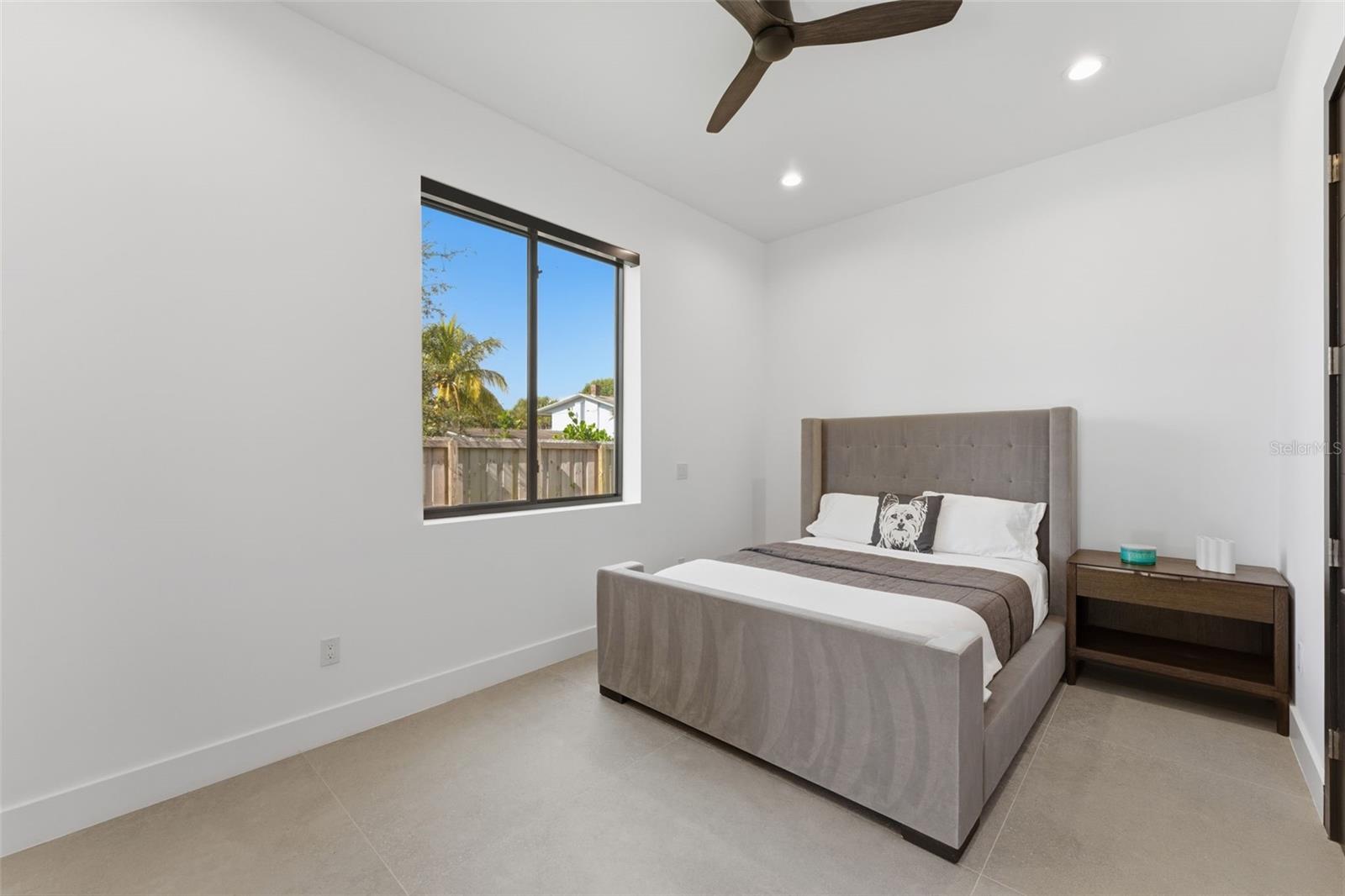 TROPICAL MANORS 33-31 B - Residential