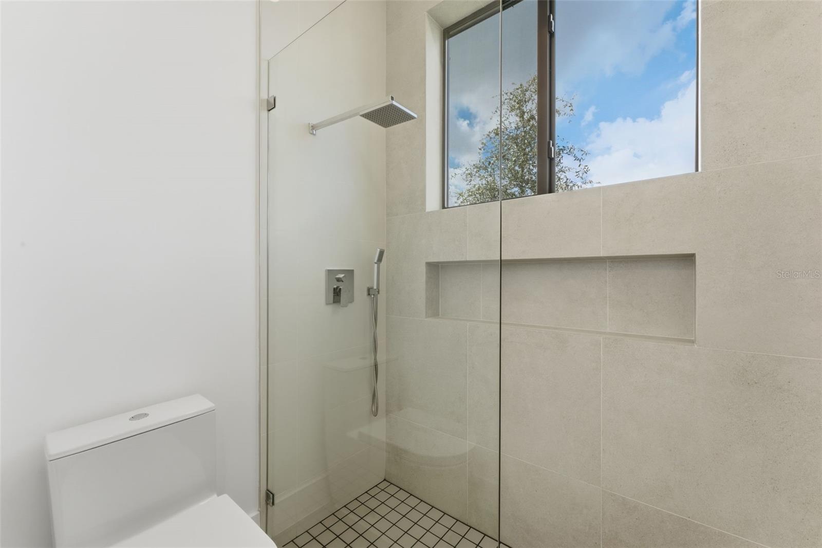 TROPICAL MANORS 33-31 B - Residential