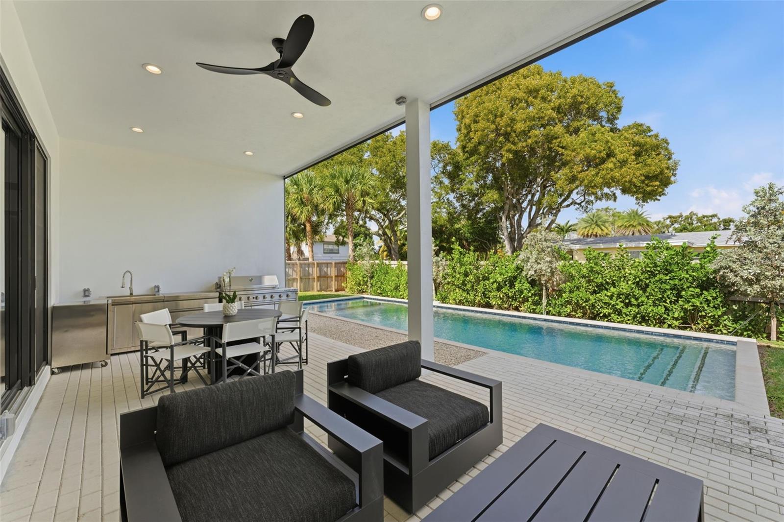 TROPICAL MANORS 33-31 B - Residential