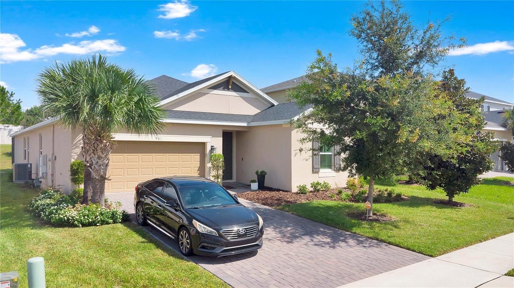 Photo of 961 Lakeside Estates Drive, Apopka, FL 32703 (MLS # O6441967)
