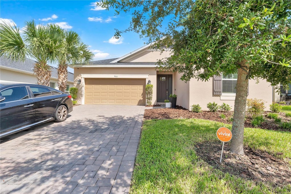 Photo of 961 Lakeside Estates Drive, Apopka, FL 32703 (MLS # O6441967)