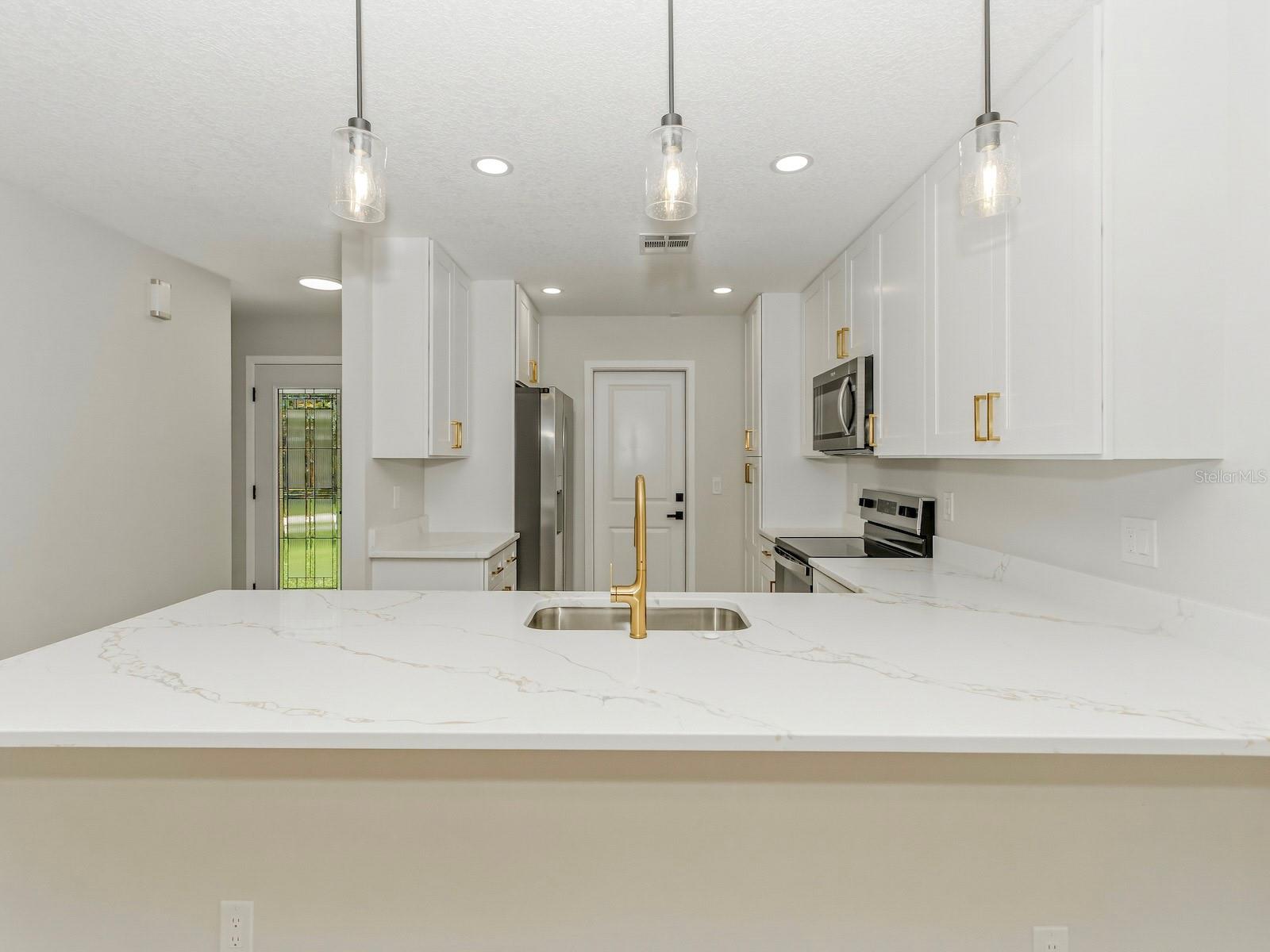 3058 GRACELAND COURT