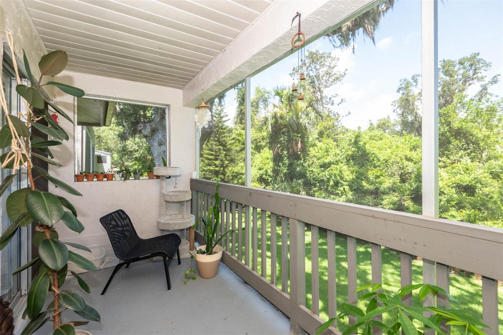 THOUSAND OAKS CONDO - Residential