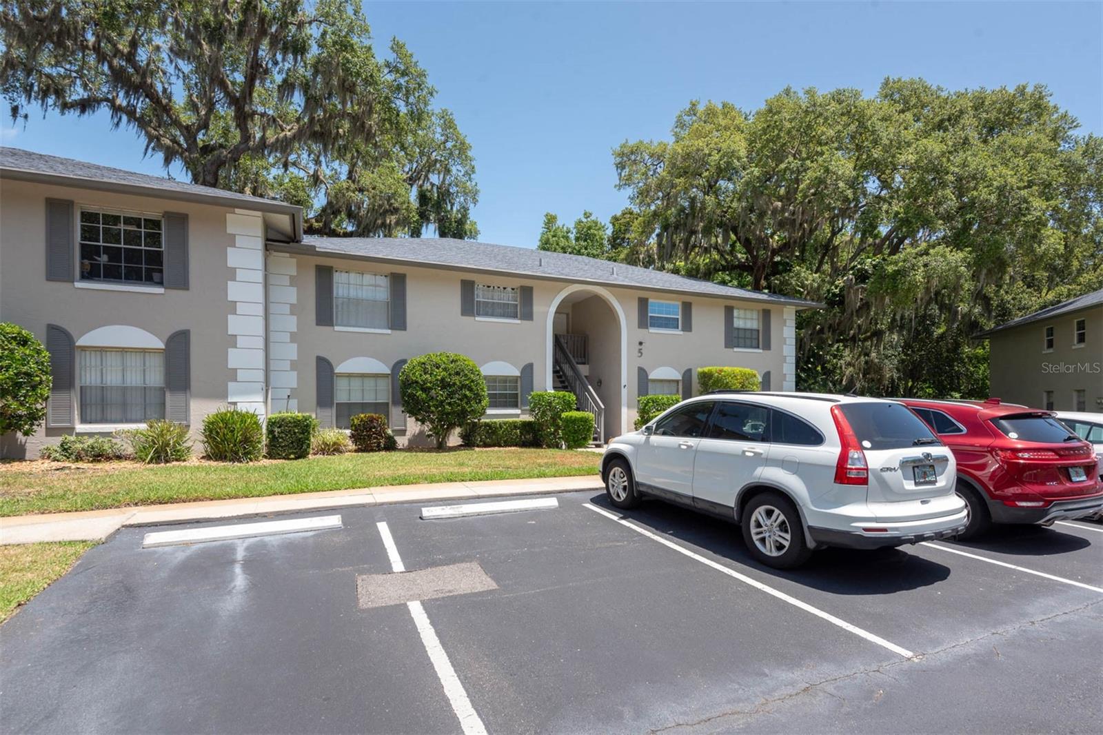 THOUSAND OAKS CONDO - Residential