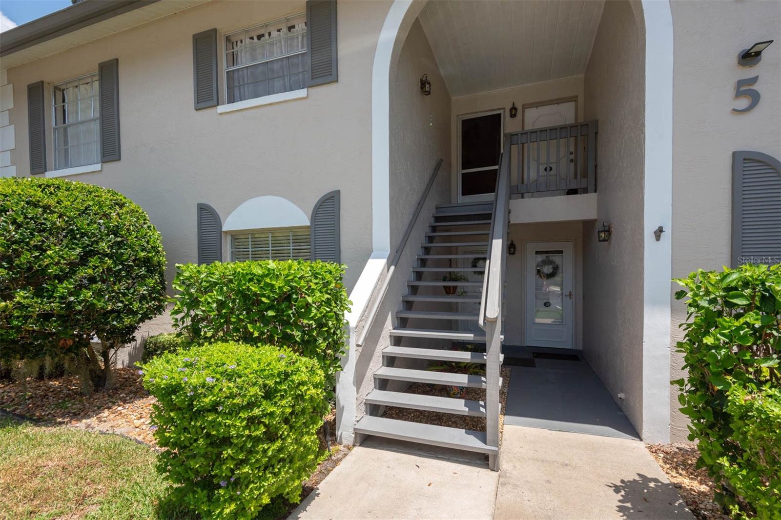 THOUSAND OAKS CONDO - Residential