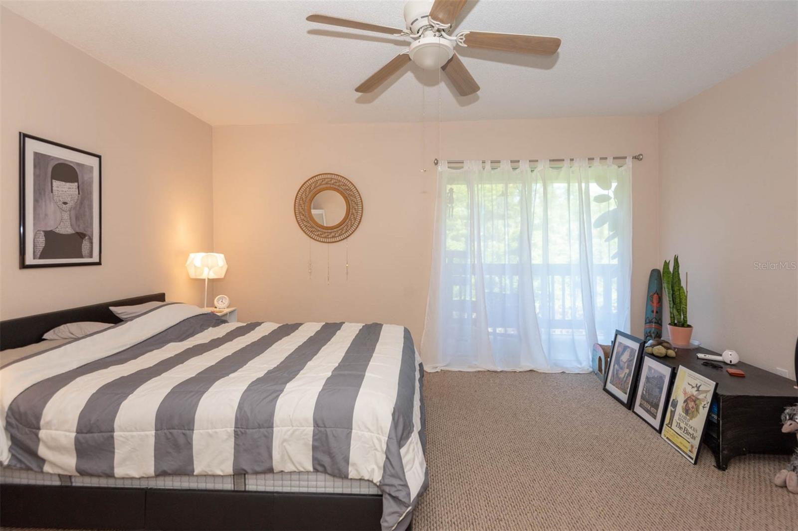 THOUSAND OAKS CONDO - Residential