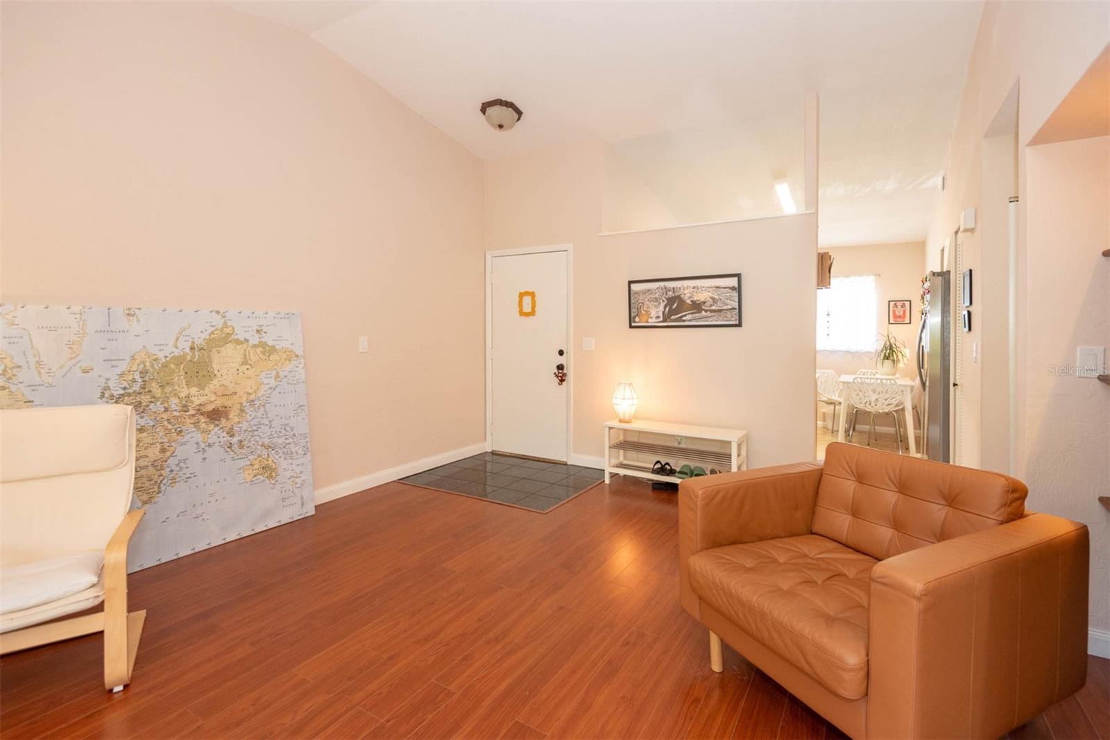 THOUSAND OAKS CONDO - Residential