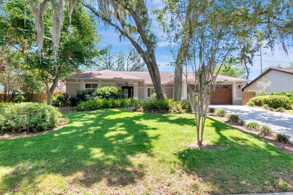 Photo of 2763 Buckhorn Oaks Drive, Valrico, FL 33594 (MLS # TB8502771)