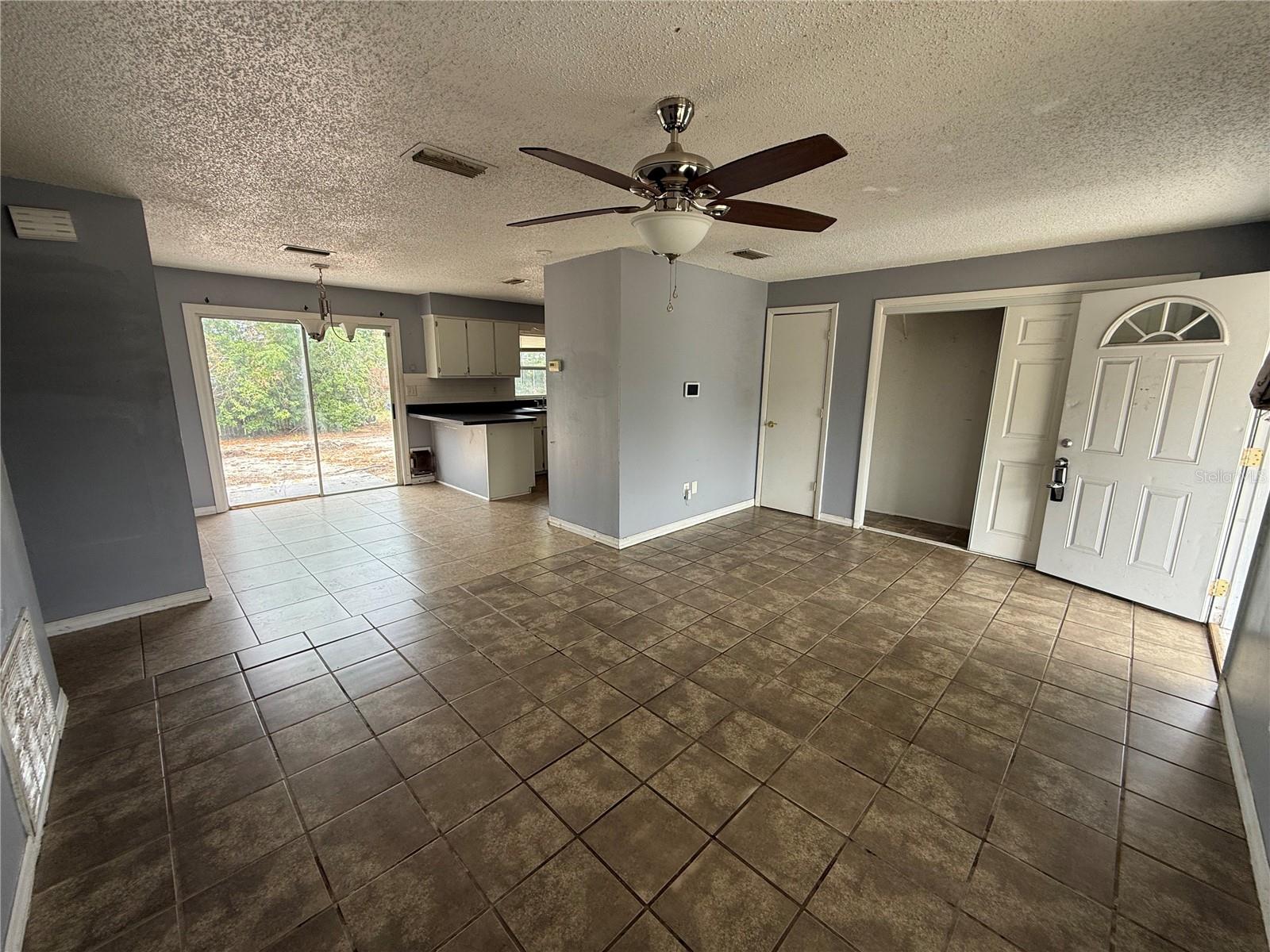 SPRING HILL - Residential