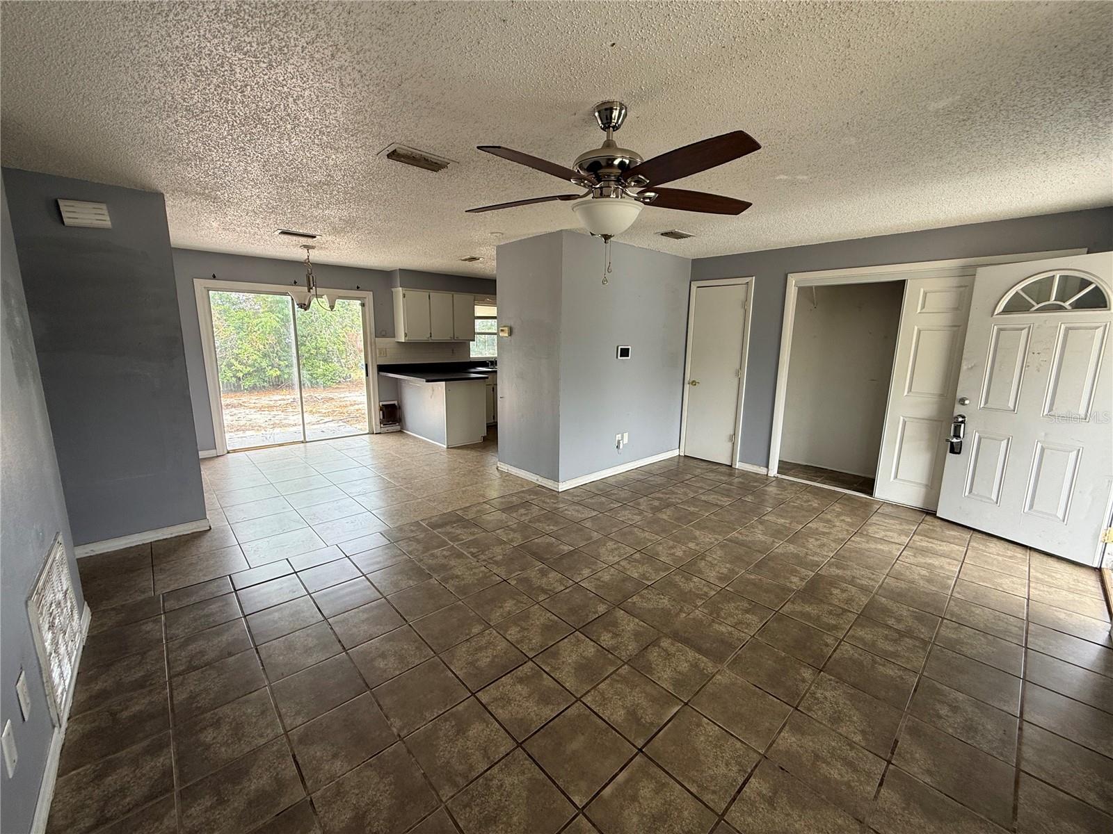 SPRING HILL - Residential