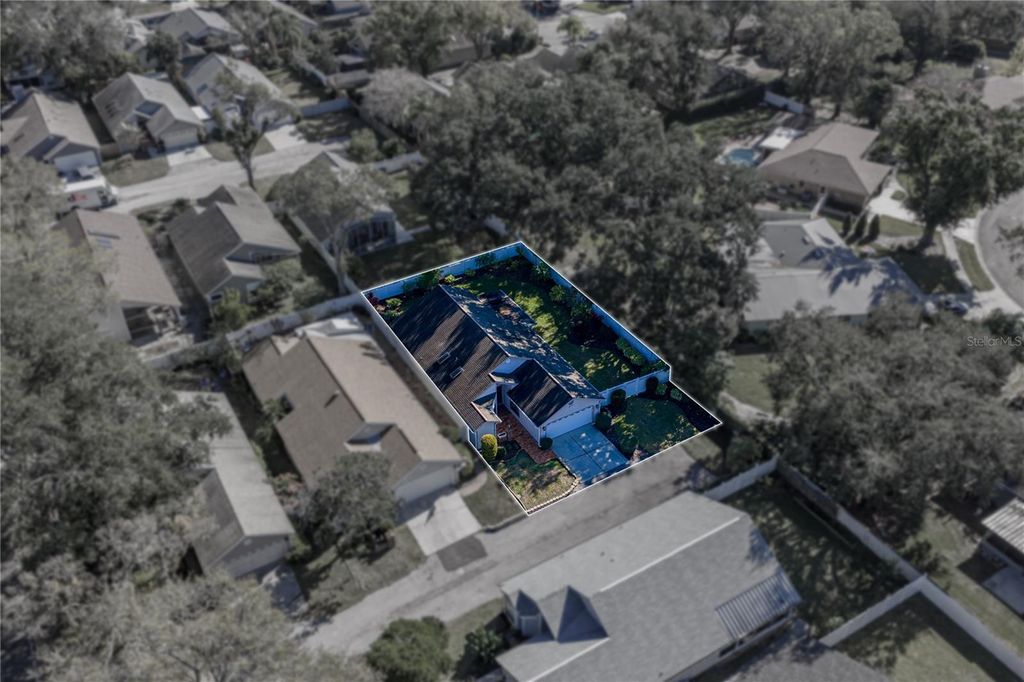 Photo of 1418 Walden Oaks Place, Plant City, FL 33563 (MLS # TB8462455)