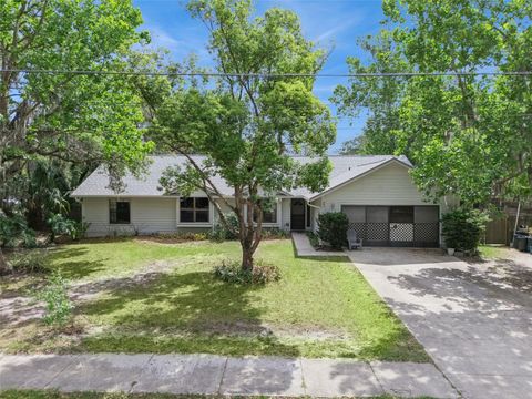 Photo of 251 Avenue E, Chuluota, FL 32766 (MLS # O6397001)