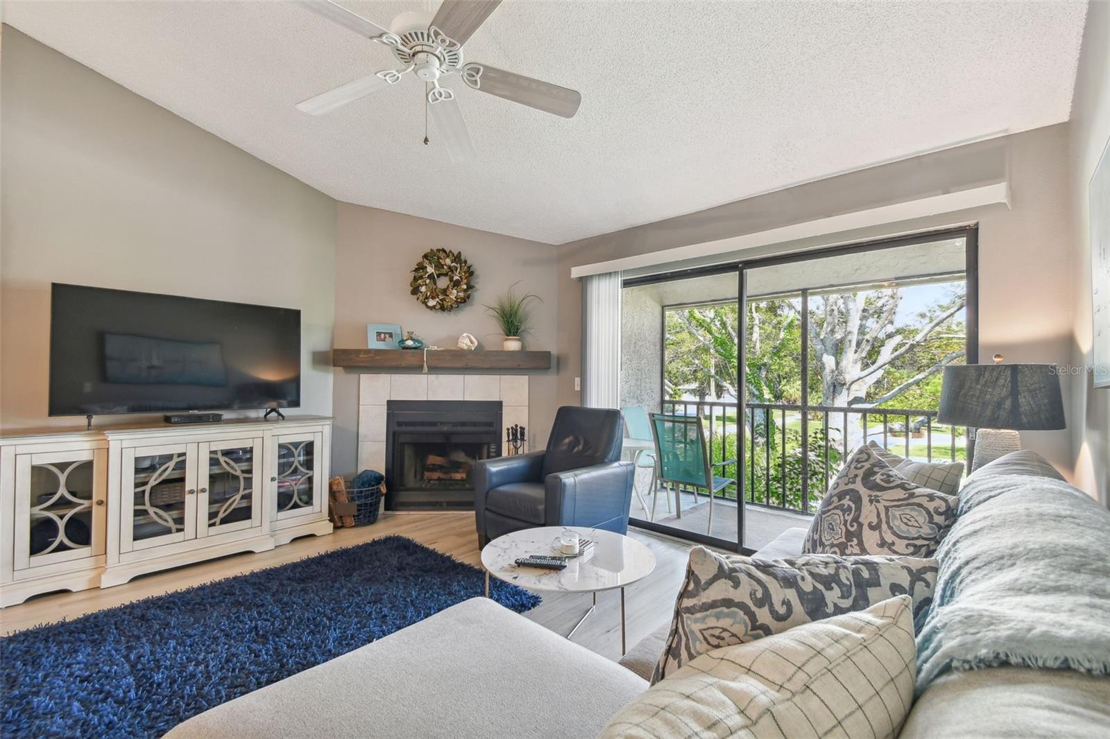 HUNTERS GLEN CONDO - Residential