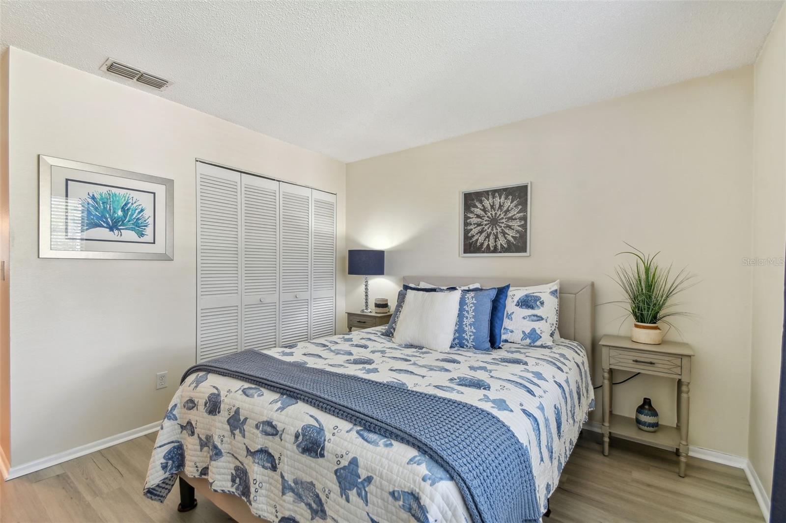 HUNTERS GLEN CONDO - Residential