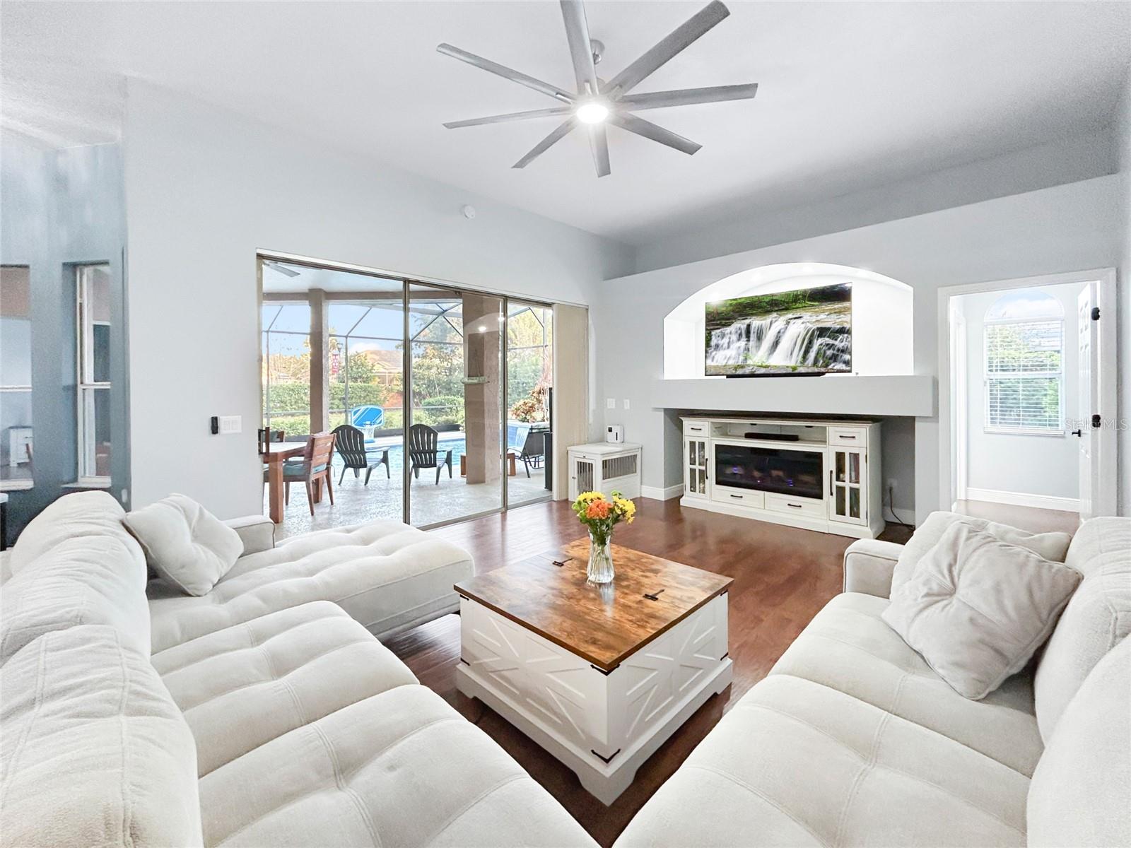 UNIVERSITY ESTATES - Residential