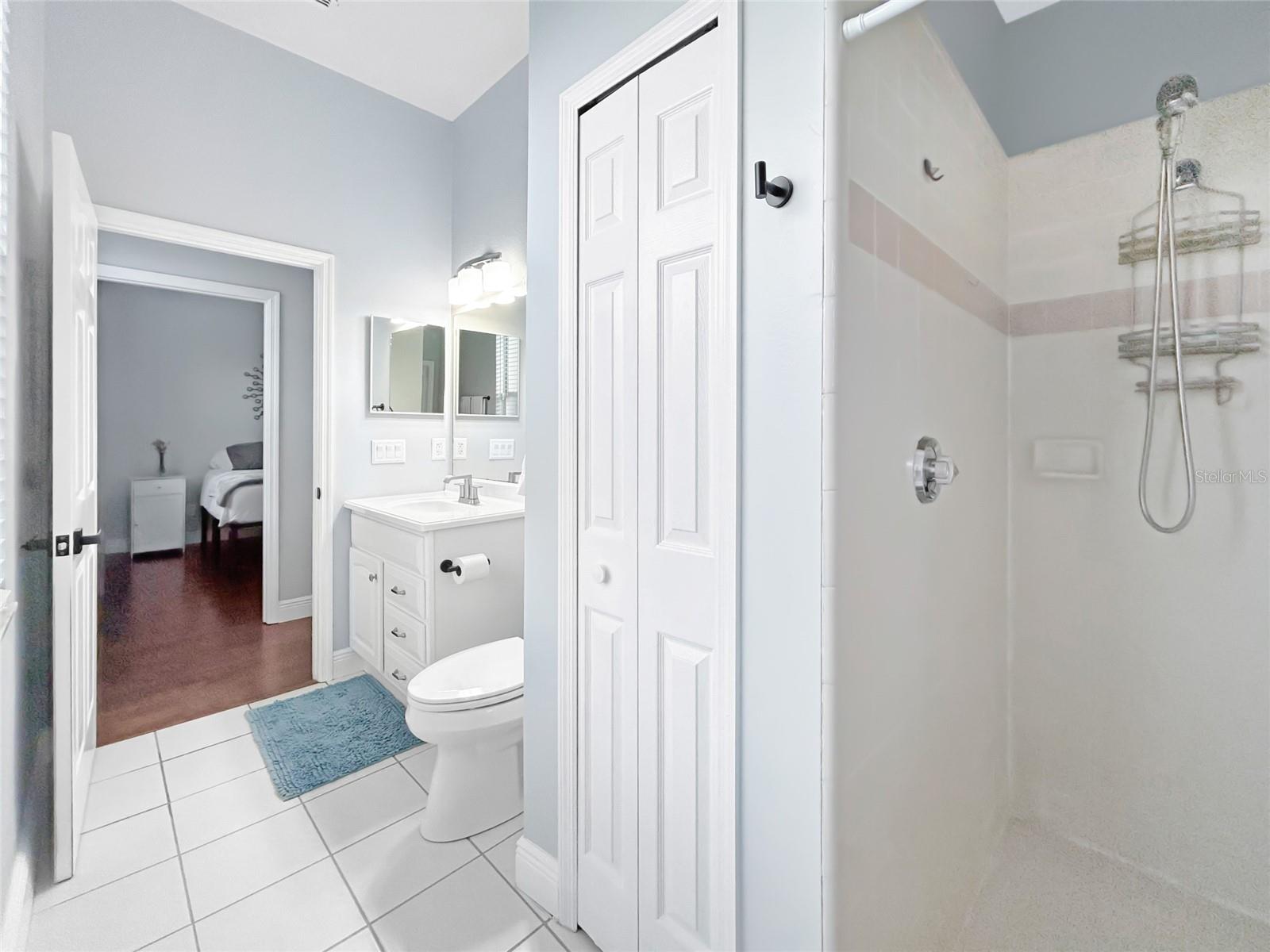 UNIVERSITY ESTATES - Residential